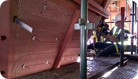Mineral-insulated heating cable installation on a hopper